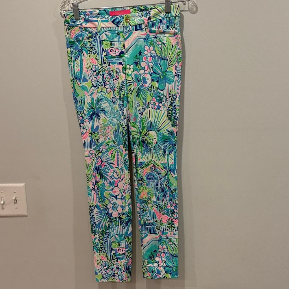 Lilly Pulitzer Multicolor Floral Pants stretchy!